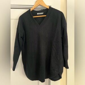 Black V-neck sweater from inCASHMERE, size L. 100% cashmere